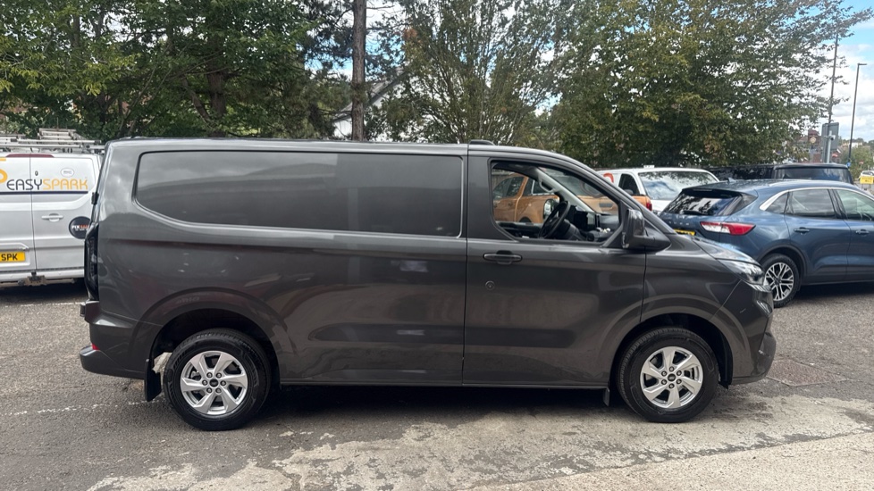 Ford Transit Custom 320 L1 Diesel Fwd 2.0 EcoBlue 136ps H1 Van Limited - Image 9