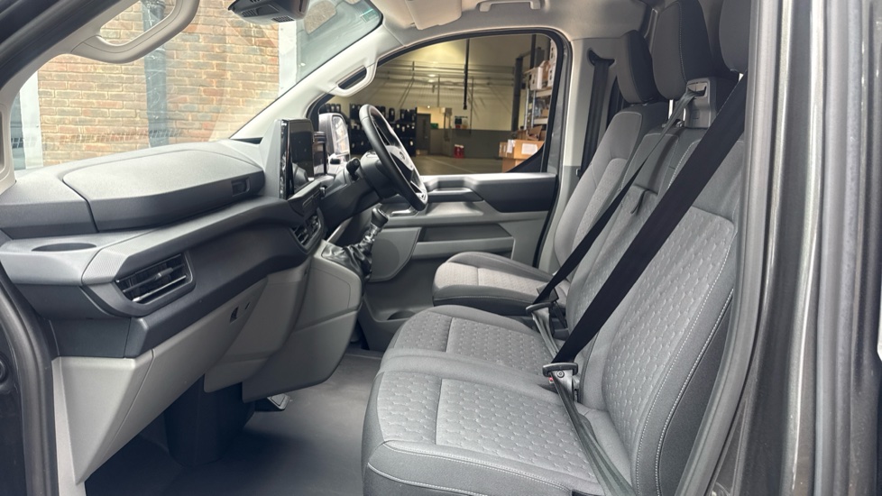 Ford Transit Custom 320 L1 Diesel Fwd 2.0 EcoBlue 136ps H1 Van Limited - Image 13