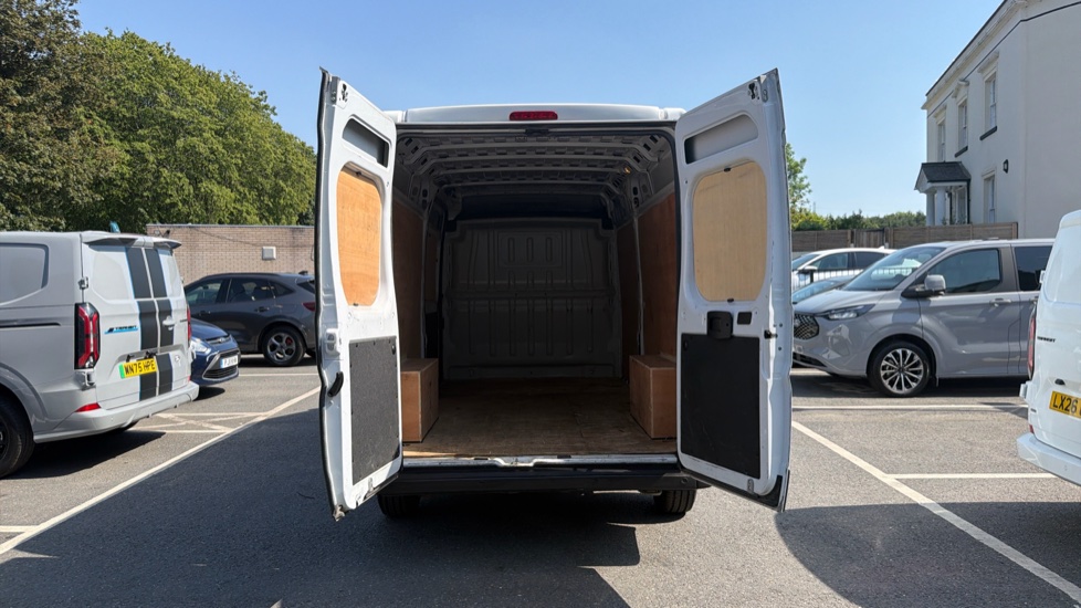 Citroen Relay 35 L3 Diesel 2.2 BlueHDi H2 Van 140ps Enterprise Edition - Image 3
