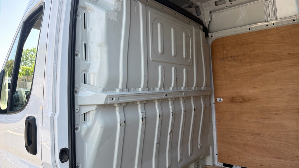Citroen Relay 35 L3 Diesel 2.2 BlueHDi H2 Van 140ps Enterprise Edition - Image 18