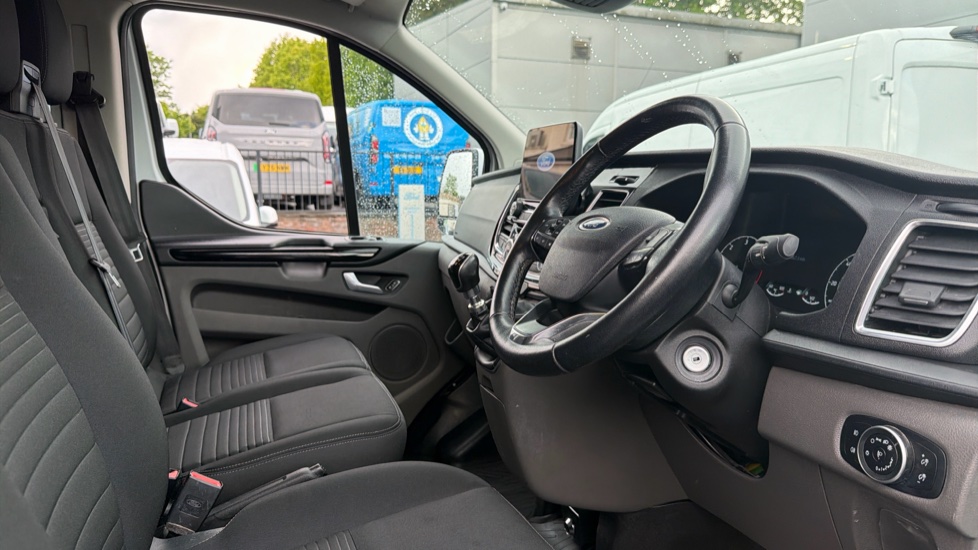Ford Transit Custom 300 L2 Diesel Fwd 2.0 EcoBlue 130ps Low Roof Limited Van - Image 6