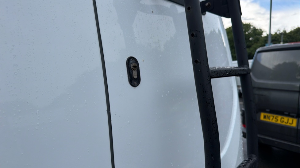 Ford Transit Custom 300 L2 Diesel Fwd 2.0 EcoBlue 130ps Low Roof Limited Van - Image 22