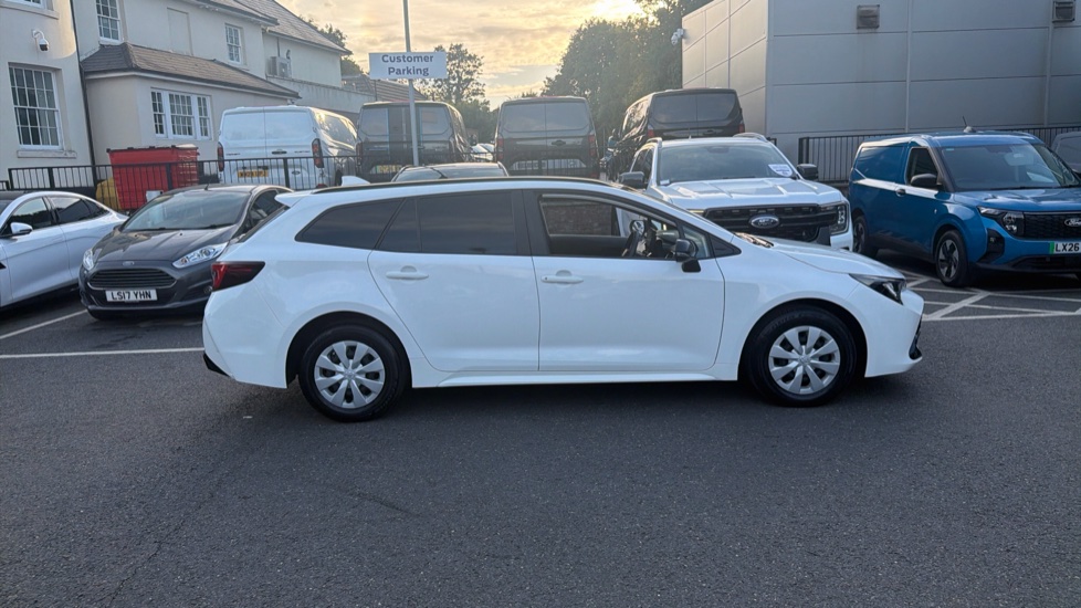 Toyota Corolla Petrol 1.8 VVT-i Hybrid Commercial Auto - Image 9