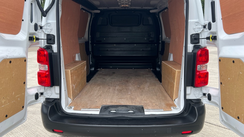 Citroen Dispatch M Diesel 1.5 BlueHDi 120ps Van Enterprise - Image 12