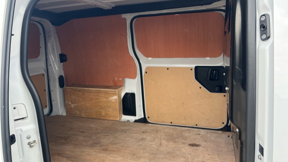 Citroen Dispatch M Diesel 1.5 BlueHDi 120ps Van Enterprise - Image 51