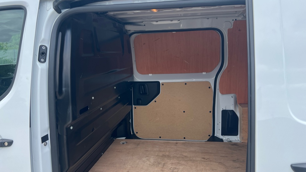 Citroen Dispatch M Diesel 1.5 BlueHDi 120ps Van Enterprise - Image 18