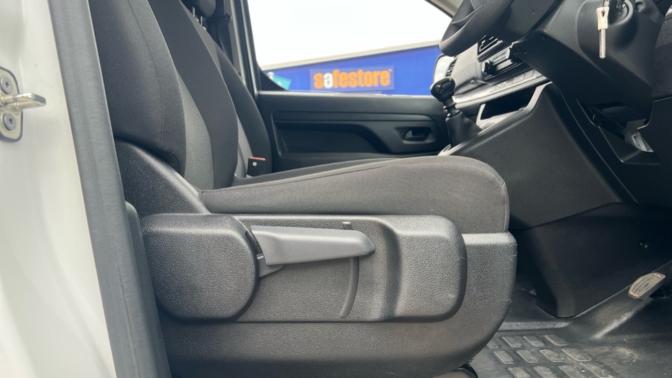 Citroen Dispatch M Diesel 1.5 BlueHDi 120ps Van Enterprise - Image 50