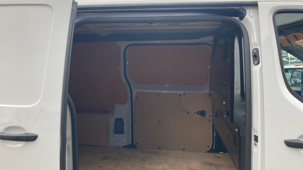 Vauxhall Vivaro L1 Diesel 1.5 Turbo D 120 Prime H1 Van - Image 5