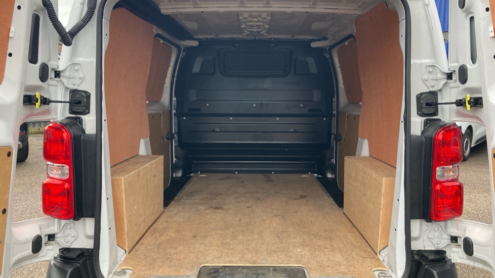 Vauxhall Vivaro L1 Diesel 1.5 Turbo D 120 Prime H1 Van - Image 12