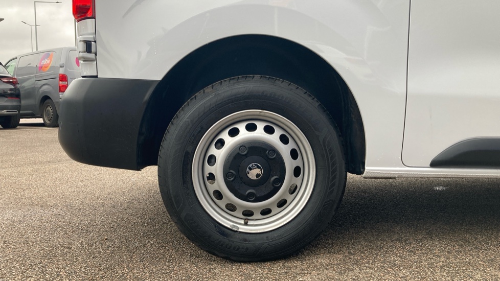 Vauxhall Vivaro L1 Diesel 1.5 Turbo D 120 Prime H1 Van - Image 17