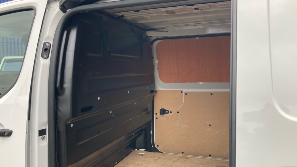 Vauxhall Vivaro L1 Diesel 1.5 Turbo D 120 Prime H1 Van - Image 18