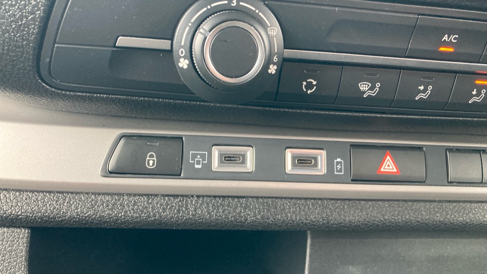 Vauxhall Vivaro L1 Diesel 1.5 Turbo D 120 Prime H1 Van - Image 37