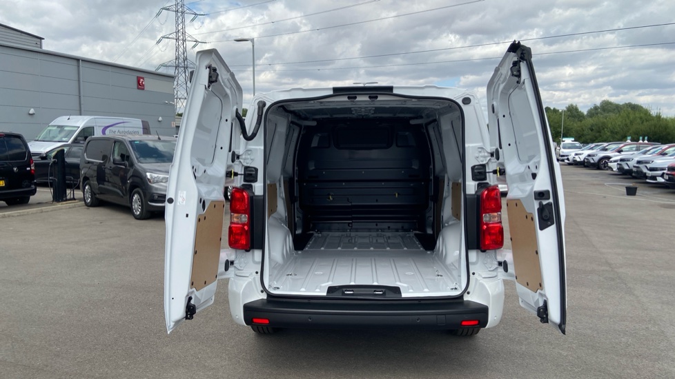 Vauxhall Vivaro L2 Diesel 1.5 Turbo D 120 Pro H1 Van - Image 5