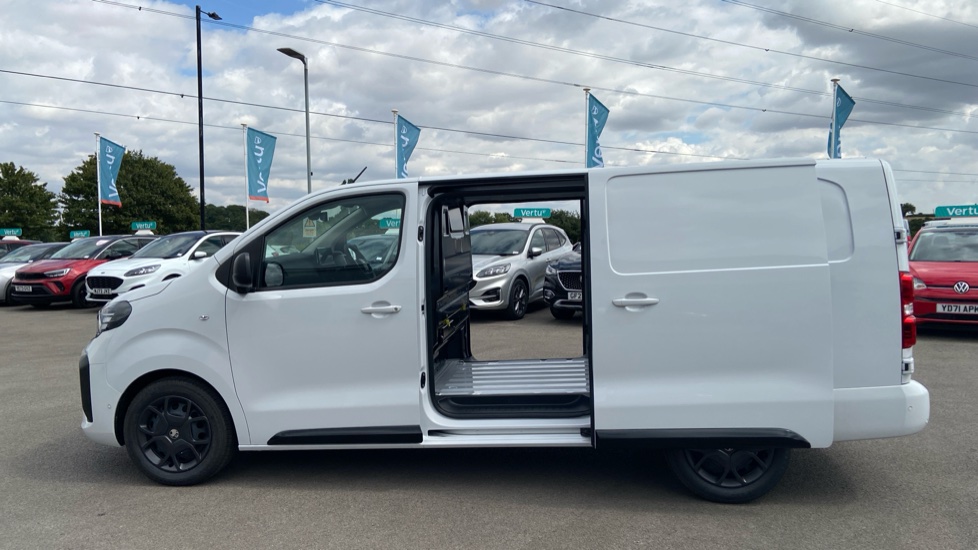 Vauxhall Vivaro L2 Diesel 1.5 Turbo D 120 Pro H1 Van - Image 7