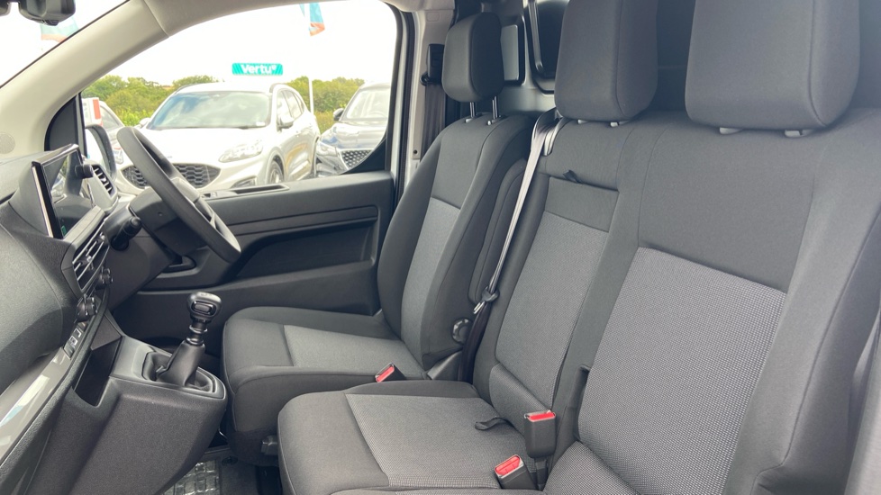 Vauxhall Vivaro L2 Diesel 1.5 Turbo D 120 Pro H1 Van - Image 15