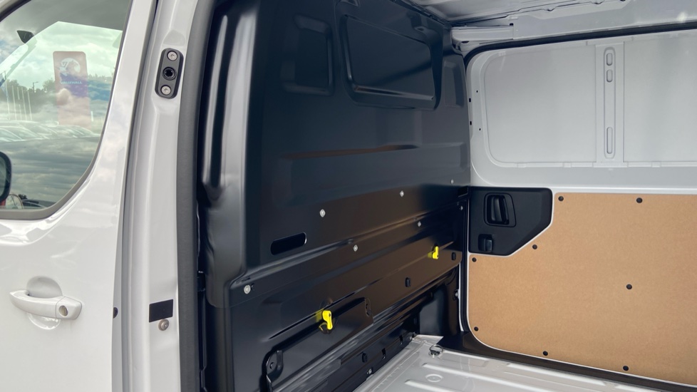 Vauxhall Vivaro L1 Diesel 1.5 Turbo D 120 Pro H1 Van - Image 19