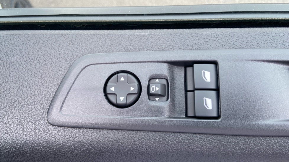 Vauxhall Vivaro L1 Diesel 1.5 Turbo D 120 Pro H1 Van - Image 40