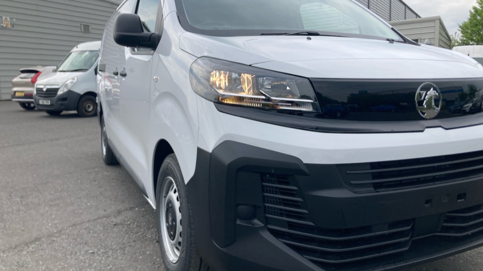 Vauxhall Vivaro L2 Diesel 2.0 Turbo D 145 Prime H1 Van - Image 23