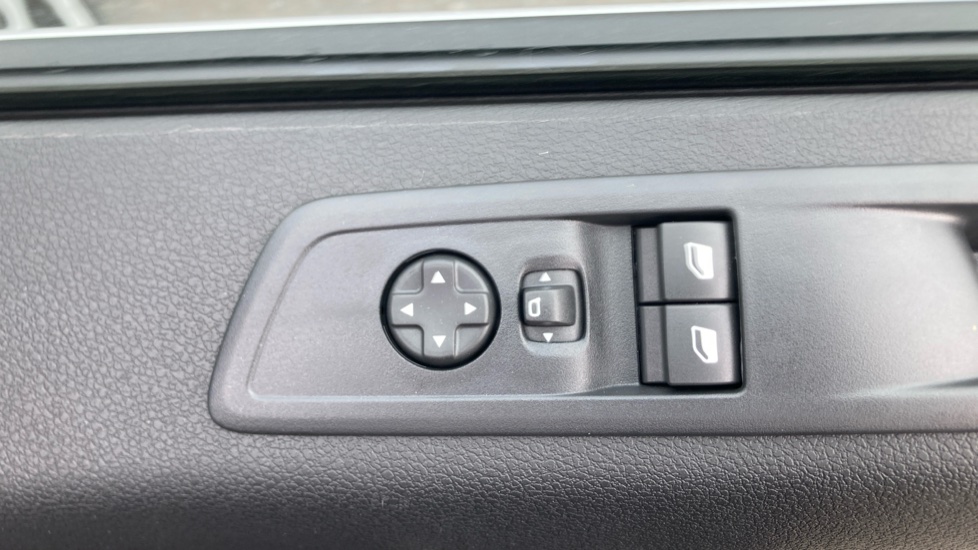 Vauxhall Vivaro L2 Diesel 2.0 Turbo D 145 Prime H1 Van - Image 32