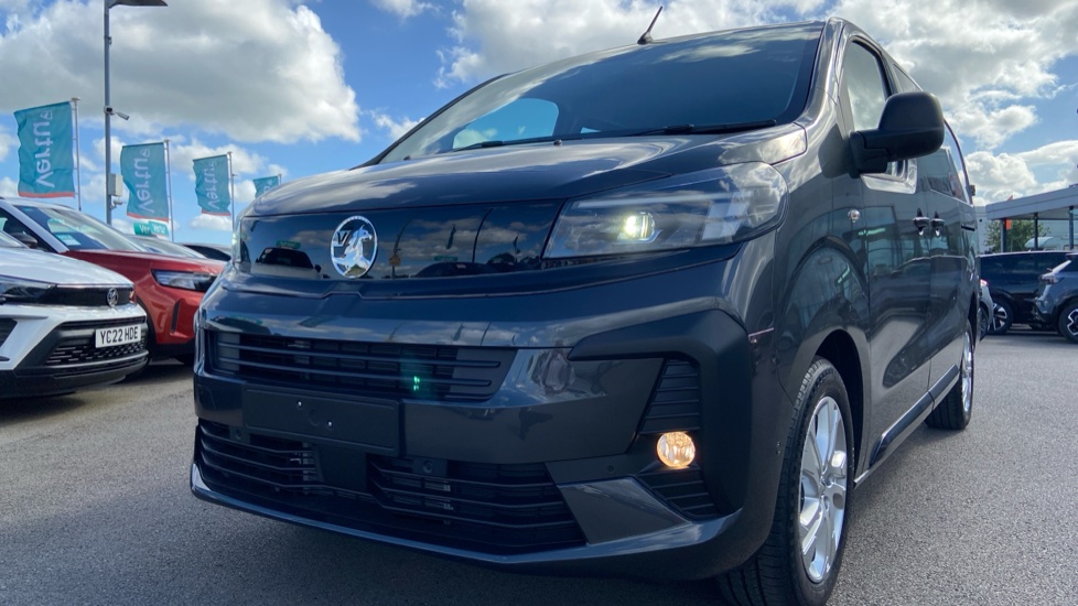 Vauxhall Vivaro L2 Diesel 2.2 Turbo D 150 Pro H1 Double Cab Auto - Image 25