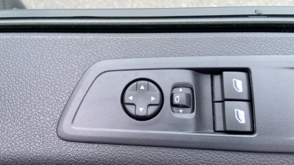 Vauxhall Vivaro L2 Diesel 2.2 Turbo D 150 Prime H1 Van - Image 32