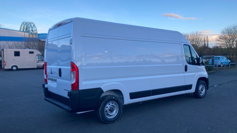 Vauxhall Movano 3500 L3 Diesel Fwd 2.2 Turbo D 140 H2 Van Prime - Image 12