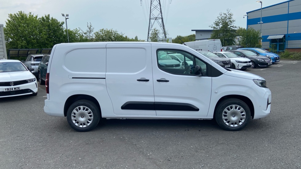 Vauxhall Combo Cargo Combo Xl Diesel 1.5 Turbo D 100ps Pro H1 Van - Image 9
