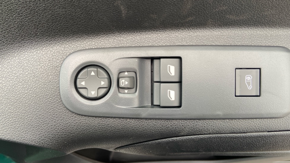 Vauxhall Combo Cargo Combo Xl Diesel 1.5 Turbo D 100ps Pro H1 Van - Image 41