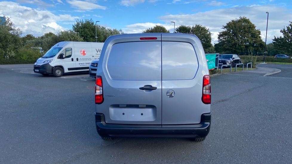 Vauxhall Combo Cargo Combo Xl Diesel 1.5 Turbo D 100ps Prime Plus H1 Van - Image 12