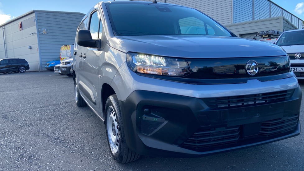 Vauxhall Combo Cargo Combo Xl Diesel 1.5 Turbo D 100ps Prime Plus H1 Van - Image 23