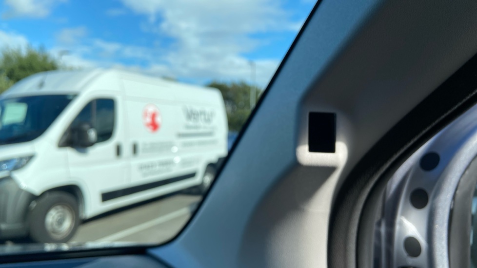 Vauxhall Combo Cargo Combo Xl Diesel 1.5 Turbo D 100ps Prime Plus H1 Van - Image 38