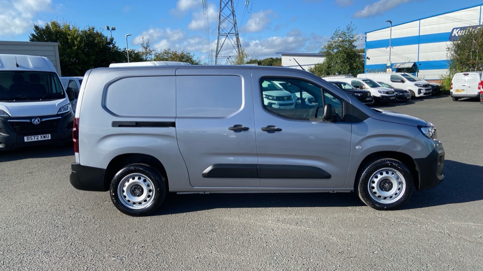 Vauxhall Combo Cargo Combo Xl Diesel 1.5 Turbo D 100ps Prime Plus H1 Van - Image 10