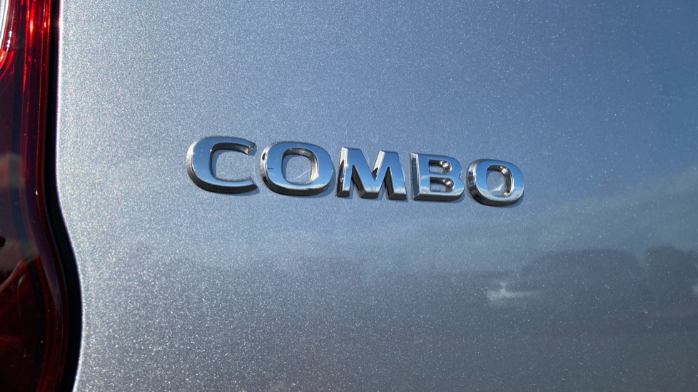 Vauxhall Combo Cargo Combo Xl Diesel 1.5 Turbo D 100ps Prime Plus H1 Van - Image 22