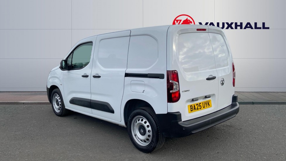 Vauxhall Combo Cargo Combo Diesel 1.5 Turbo D 100ps Prime Plus H1 Van - Image 4