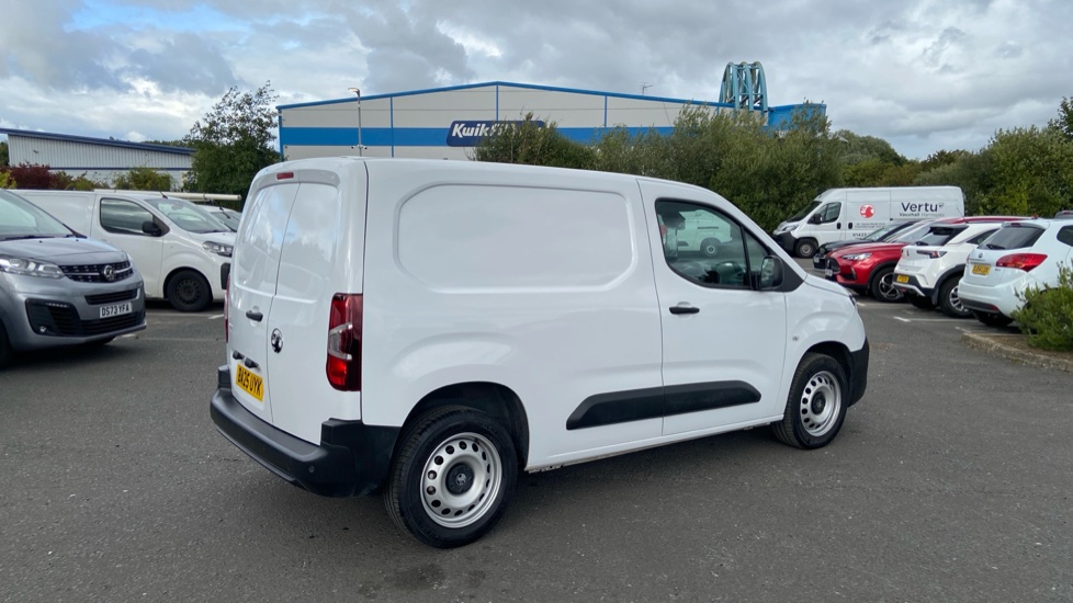 Vauxhall Combo Cargo Combo Diesel 1.5 Turbo D 100ps Prime Plus H1 Van - Image 12