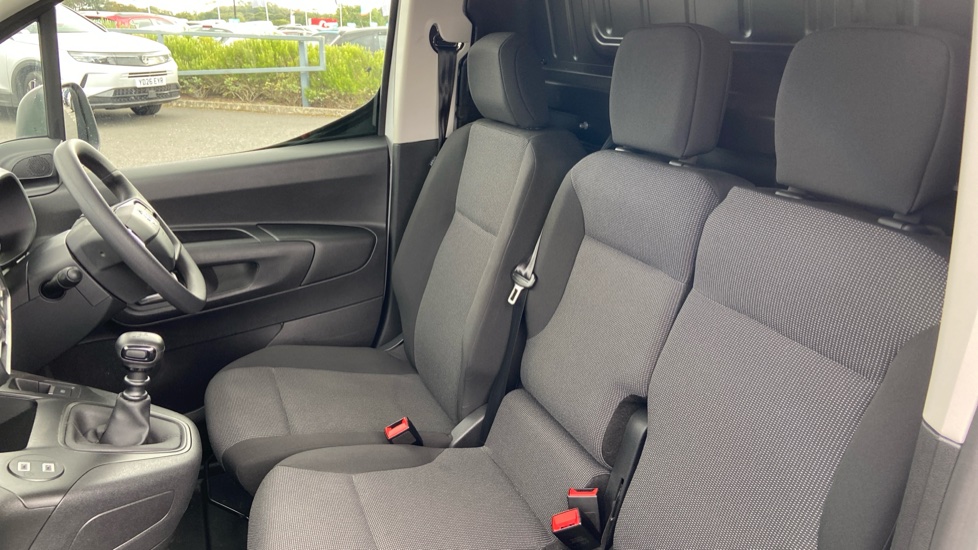 Vauxhall Combo Cargo Combo Diesel 1.5 Turbo D 100ps Prime Plus H1 Van - Image 2