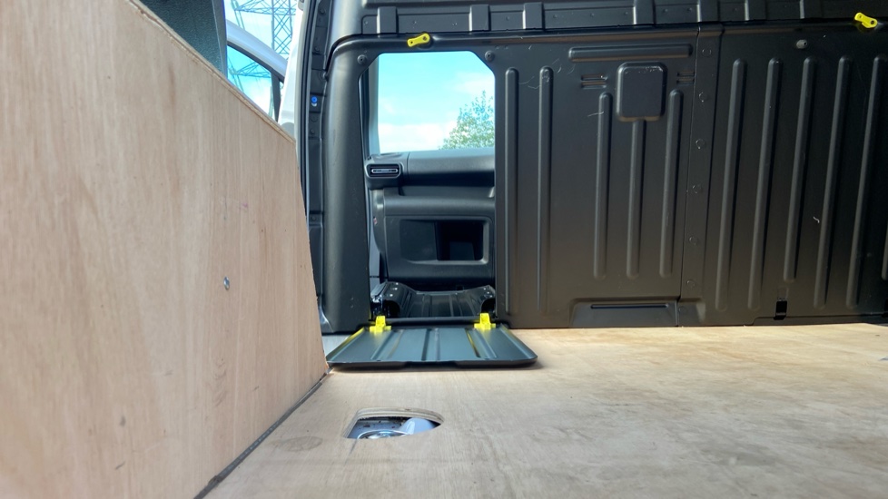 Vauxhall Combo Cargo Combo Diesel 1.5 Turbo D 100ps Prime Plus H1 Van - Image 27