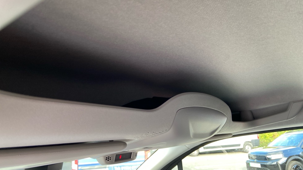 Vauxhall Combo Cargo Combo Diesel 1.5 Turbo D 100ps Prime Plus H1 Van - Image 32