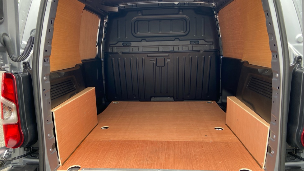 Peugeot Partner Standard Diesel 1.5 BlueHDi 130 Professional Van EAT8 - Image 15