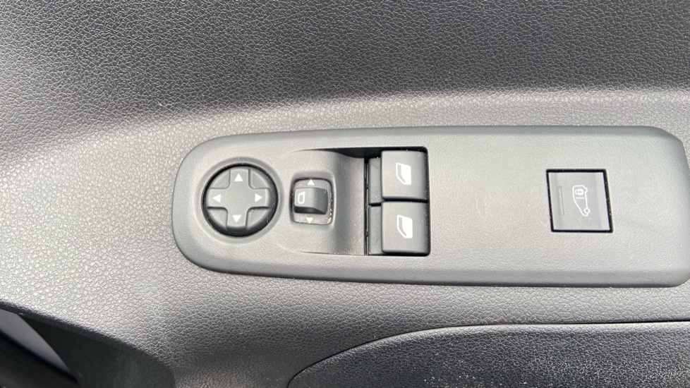Peugeot Partner Standard Diesel 1.5 BlueHDi 130 Professional Van EAT8 - Image 31