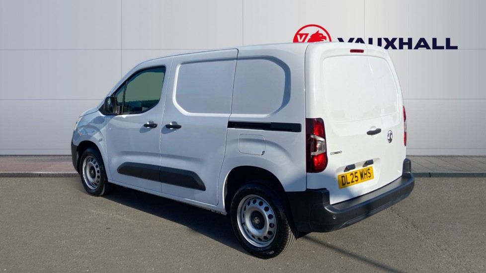 Vauxhall Combo Cargo Combo Diesel 1.5 Turbo D 100ps Prime Plus H1 Van - Image 4