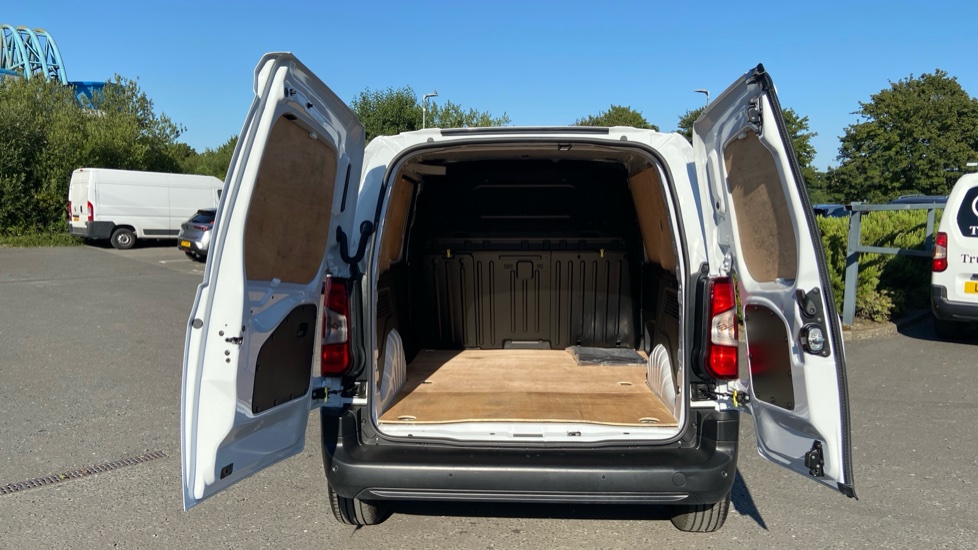 Vauxhall Combo Cargo Combo Diesel 1.5 Turbo D 100ps Prime Plus H1 Van - Image 5