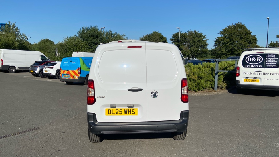 Vauxhall Combo Cargo Combo Diesel 1.5 Turbo D 100ps Prime Plus H1 Van - Image 13