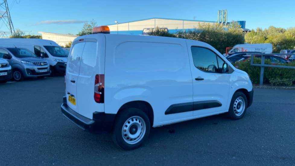 Vauxhall Combo Cargo Combo Diesel 1.5 Turbo D 100ps Prime H1 Van - Image 12