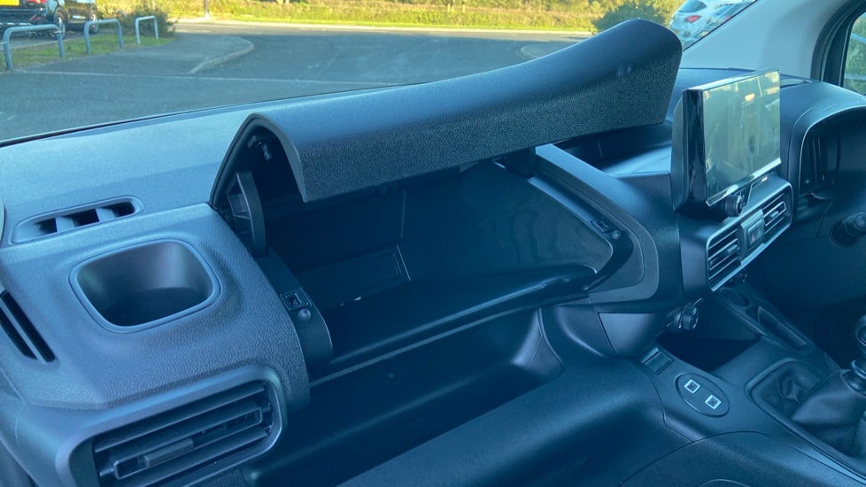 Vauxhall Combo Cargo Combo Diesel 1.5 Turbo D 100ps Prime H1 Van - Image 28