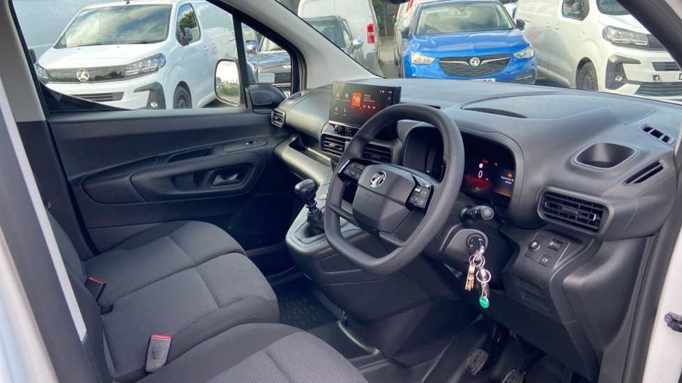 Vauxhall Combo Cargo Combo Diesel 1.5 Turbo D 100ps Prime H1 Van - Image 6