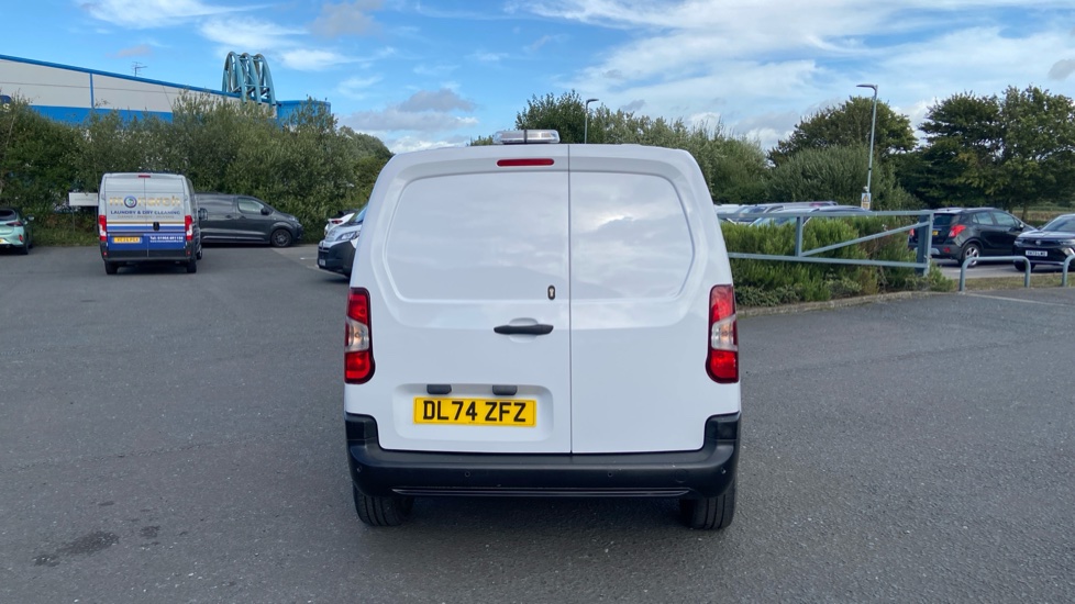 Vauxhall Combo Cargo Combo Diesel 1.5 Turbo D 100ps Prime H1 Van - Image 11