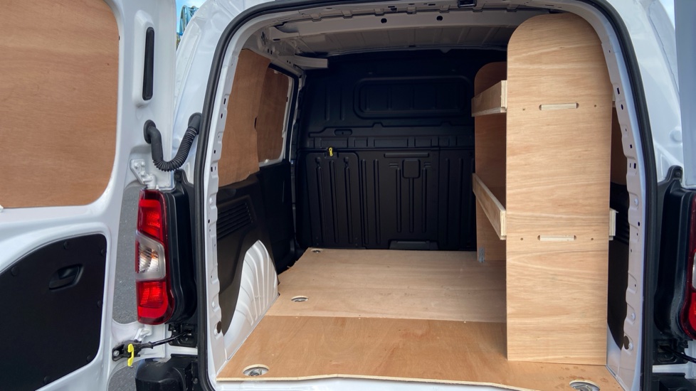 Vauxhall Combo Cargo Combo Diesel 1.5 Turbo D 100ps Prime H1 Van - Image 12