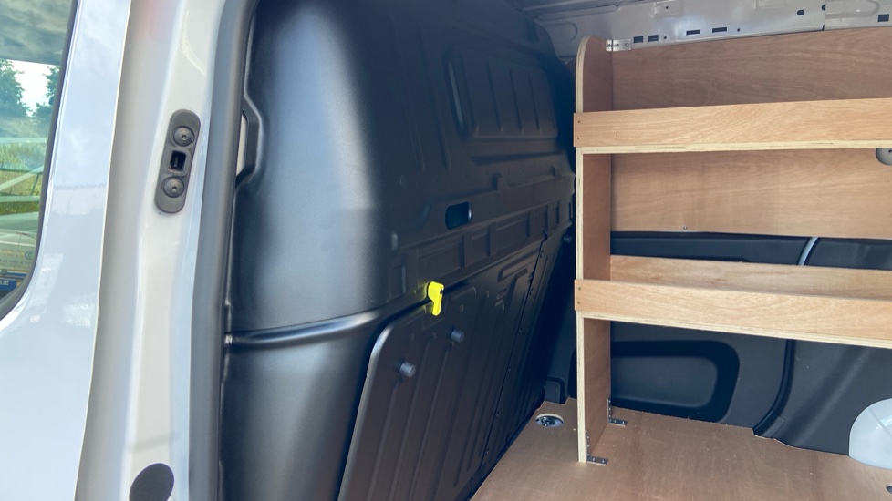 Vauxhall Combo Cargo Combo Diesel 1.5 Turbo D 100ps Prime H1 Van - Image 18