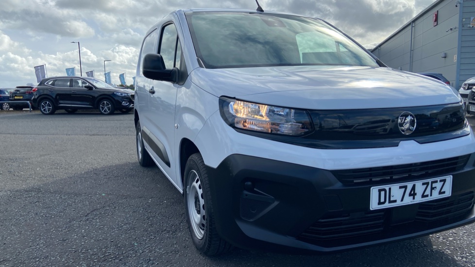 Vauxhall Combo Cargo Combo Diesel 1.5 Turbo D 100ps Prime H1 Van - Image 22